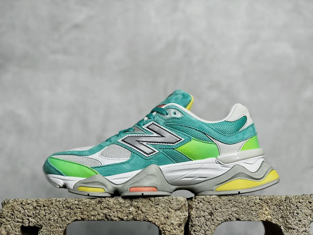 DTLR Cyan Burst